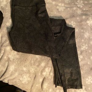 Fake leather leggings